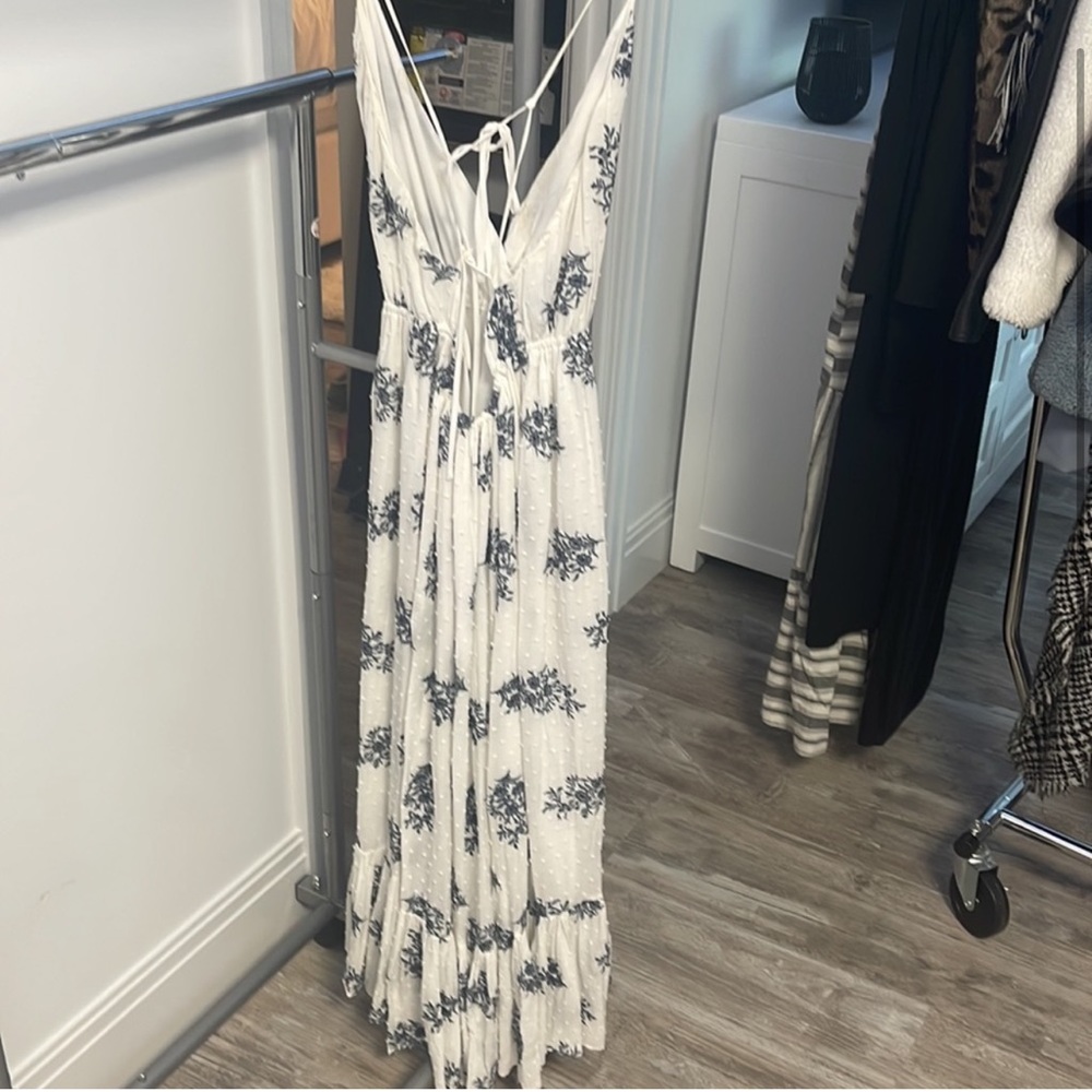 Blue life worn once dress white blue beach ruffle dress - Picture 2 of 2